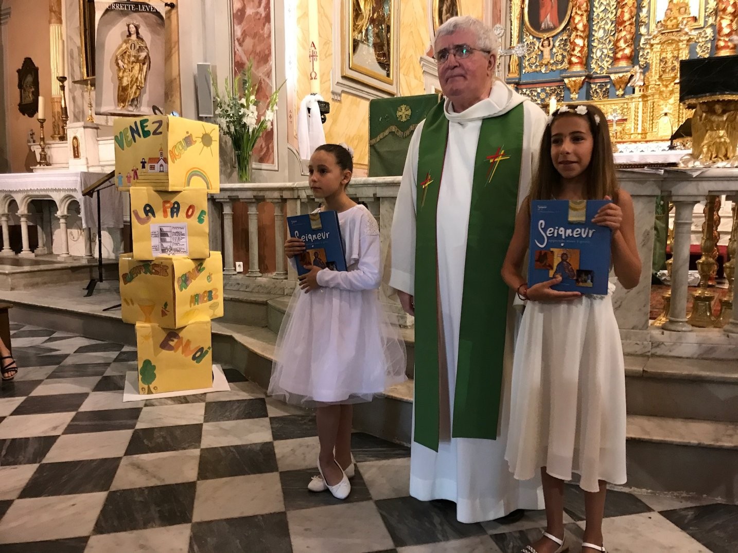 1ère communion de Louisa et d'Océane, le 12 juillet 2020