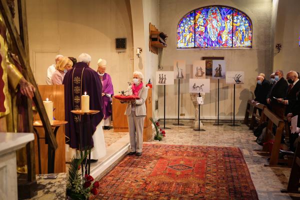 Fête de la Saint André - Messe de la fraternité - Remise des clefs de la paroisse par Mgr Marceau à P. Marc, le 28 novembre 2021