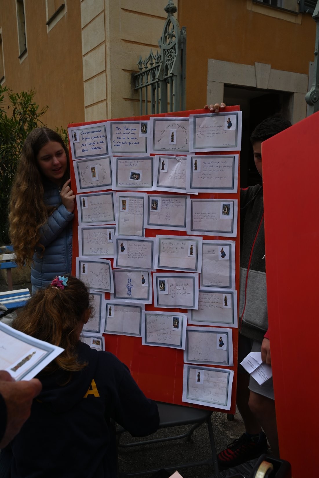 ... et à l'accrocher à un tableau